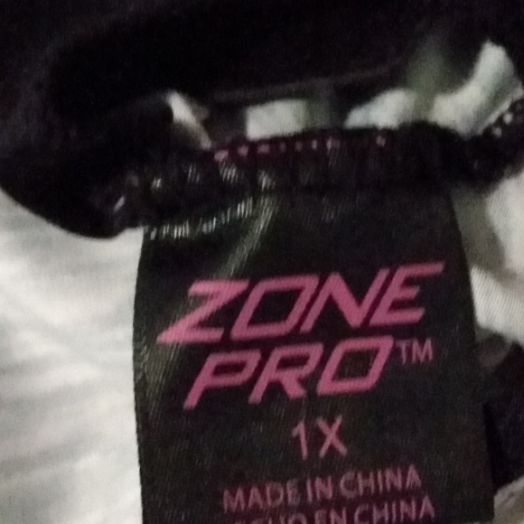 Gray and black zone pro sports bra size 1x - Picture 4 of 4